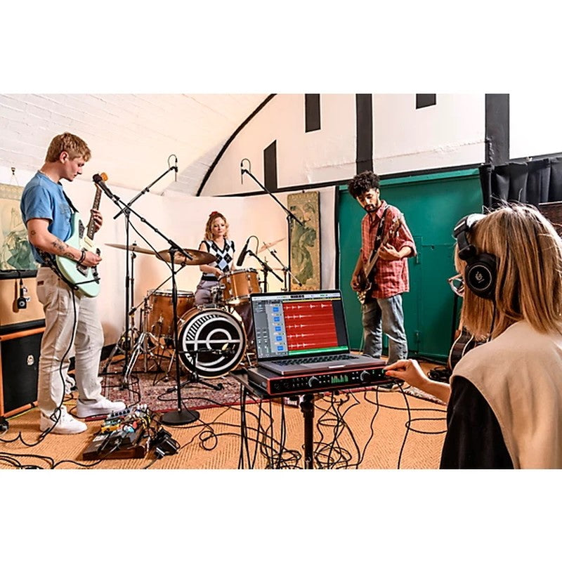 Focusrite Scarlett 18i20 (4th Gen) USB Audio Interface detail view 2