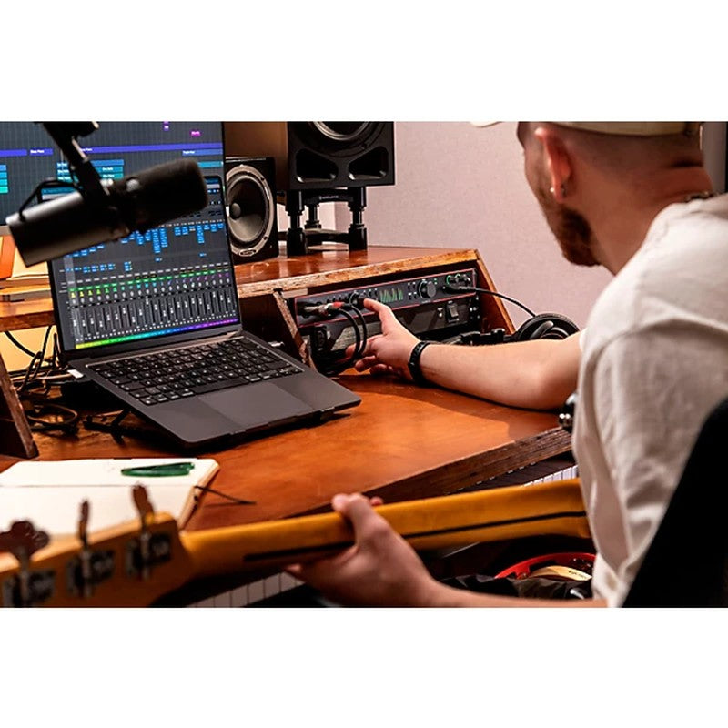 Focusrite Scarlett 18i20 (4th Gen) USB Audio Interface detail view